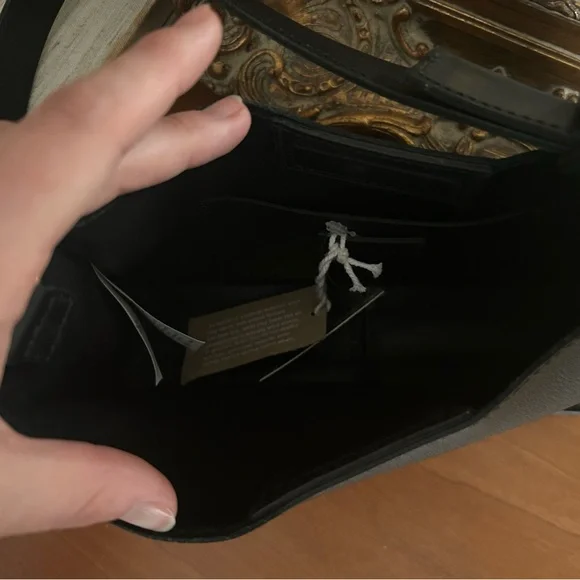 Madewell Black Leather Shoulder Bag - Picture 2 of 2